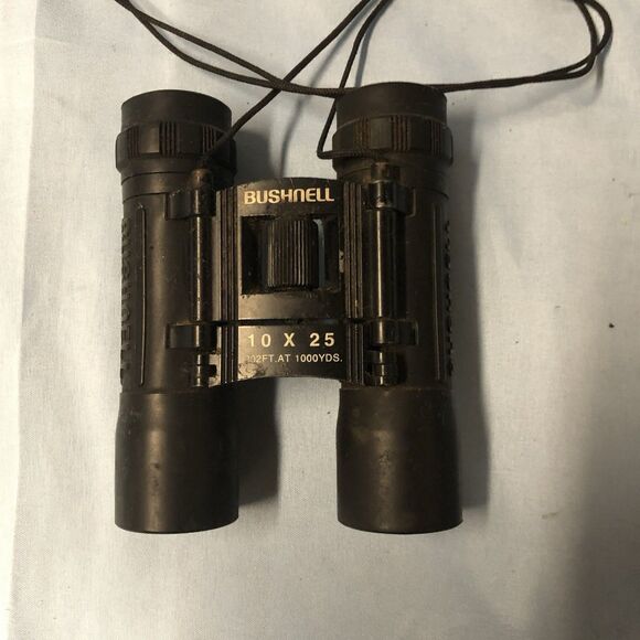 BUSHNELL 12 X 25 240 Ft/1000 Yds Binoculars - Picture 1 of 3